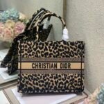 36 cm x 28 cm x 17 cm