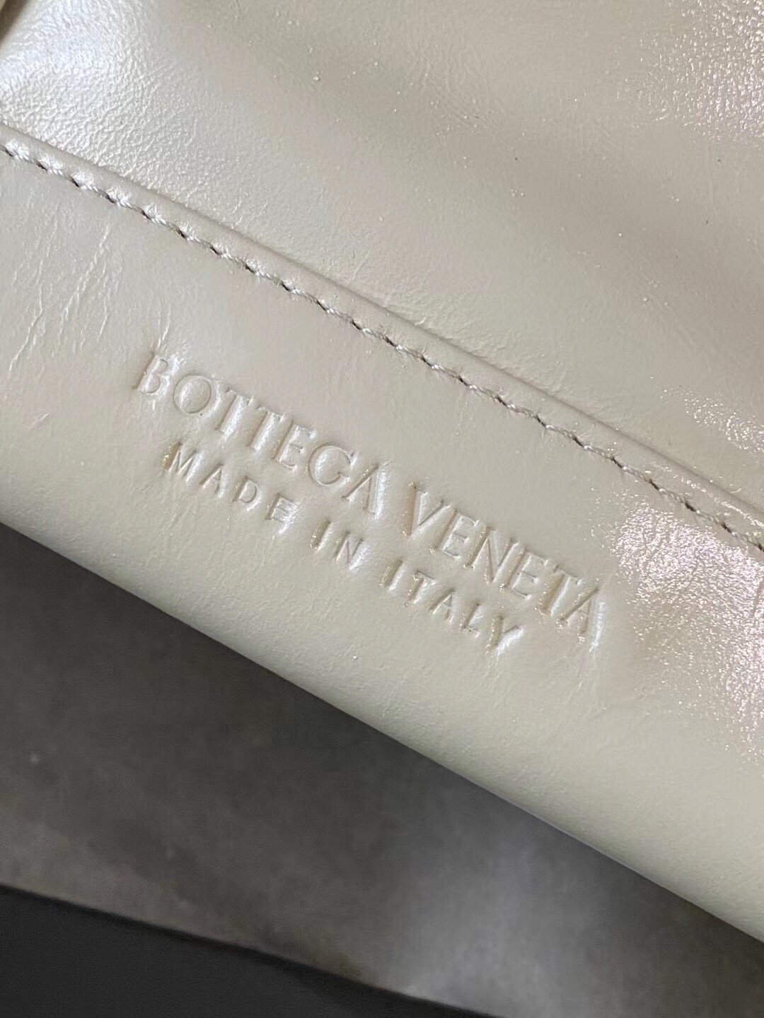 Bottega Veneta Arco Small Leather Tote Bag White 12