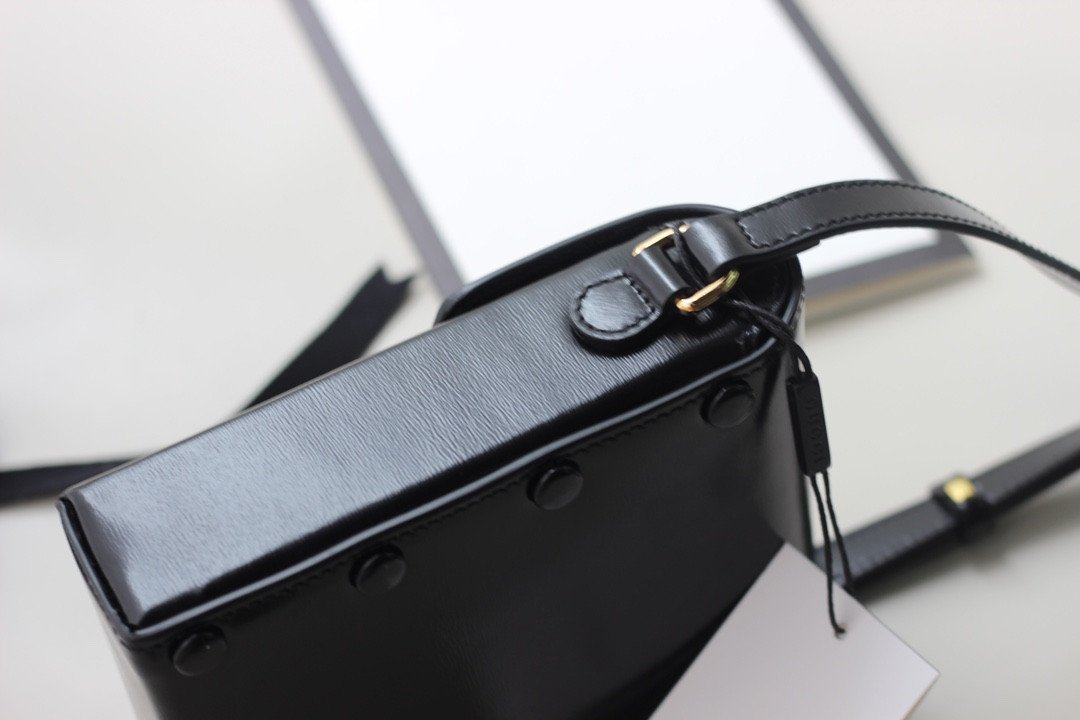 Gucci Horsebit 1995 Mini Bag Elegant Rectangular Leather Shoulder Bag 26