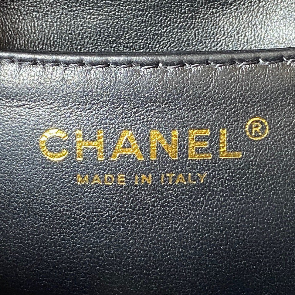CHANEL 23P Heart Ball Hobo Bag 20cm Multiple Colors 35