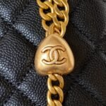 CHANEL 23P Heart Ball Vanity Case 17cm 4