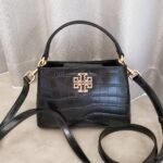 Black (Croc-Embossed)