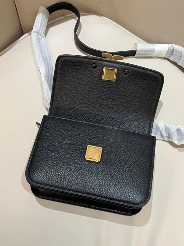 7 7