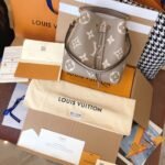 Louis Vuitton NéoNoé Bucket Bag 26cm Dove Grey Giant Monogram 1
