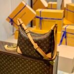 30 cm x 19 cm x 10 cm