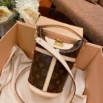 Louis Vuitton Duffle Bag 22x23x14cm Classic Monogram Canvas Bucket Bag