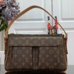 32 cm x 20 cm x 10 cm