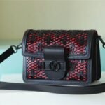 20 cm x 15 cm x 9 cm