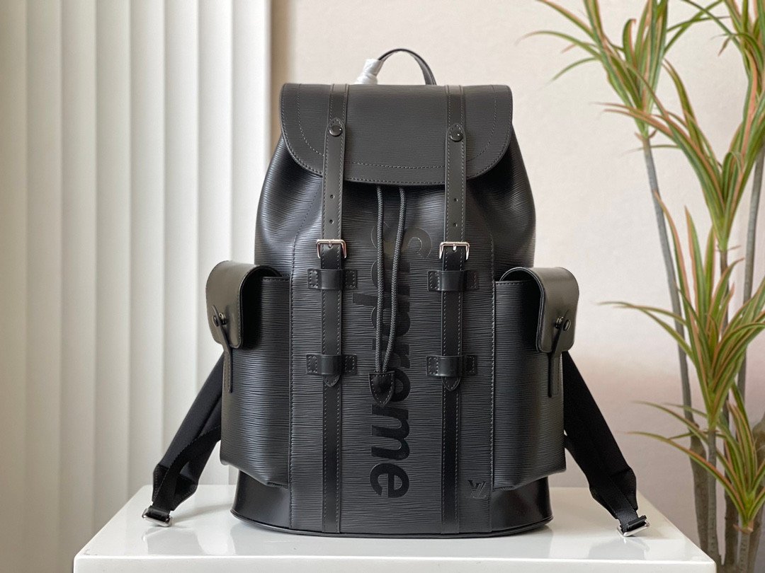 Louis Vuitton x Supreme Christopher Backpack in Epi Leather 26x47x13cm Limited Edition Streetwear Collaboration 10