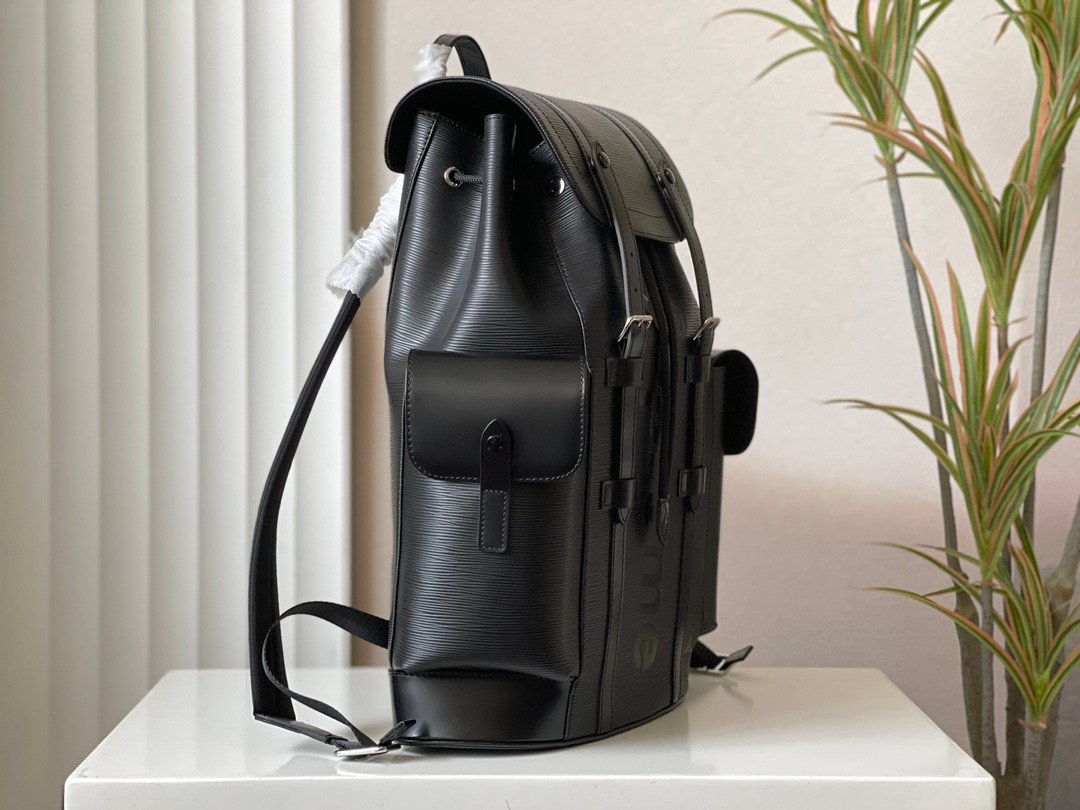 Louis Vuitton x Supreme Christopher Backpack in Epi Leather 26x47x13cm Limited Edition Streetwear Collaboration 11