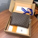 Louis Vuitton New Pouch 27cm Versatile Monogram & Damier Graphite Document Clutch and Tablet Organizer 11