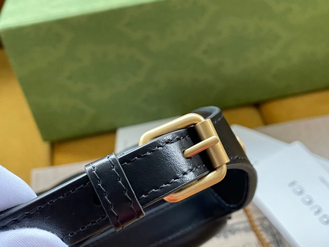 Gucci GG Marmont Half-Moon Mini Bag 21cm Matelassé Leather Edition 15