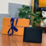 Black Taïga Leather