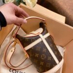 Louis Vuitton Duffle Bag 22x23x14cm Classic Monogram Canvas Bucket Bag 2