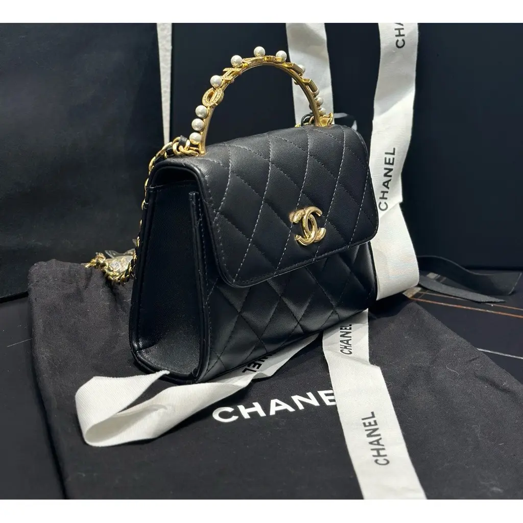 Chanel Black Quilted Lambskin Mini Flap Bag 15cm with Pearl Handle & Vintage Hardware 26