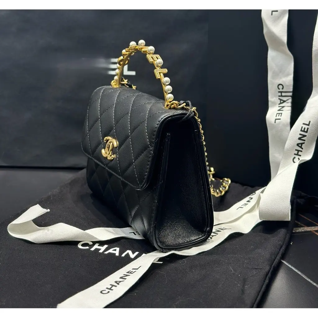 Chanel Black Quilted Lambskin Mini Flap Bag 15cm with Pearl Handle & Vintage Hardware 27