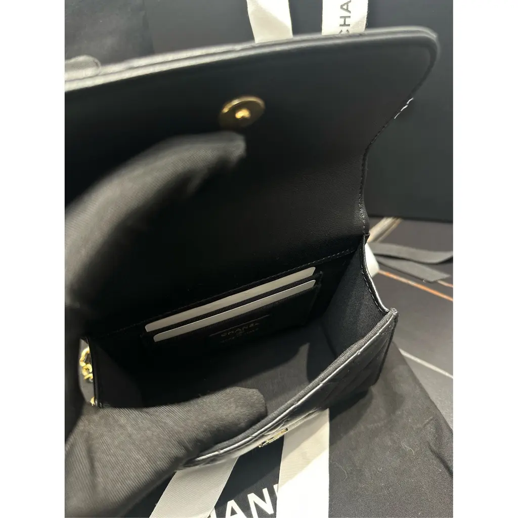 Chanel Black Quilted Lambskin Mini Flap Bag 15cm with Pearl Handle & Vintage Hardware 29