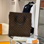 Louis Vuitton Sac Plat Messenger Tote Bag 36cm Virgil Abloh Monogram Canvas with Neon Chain 4