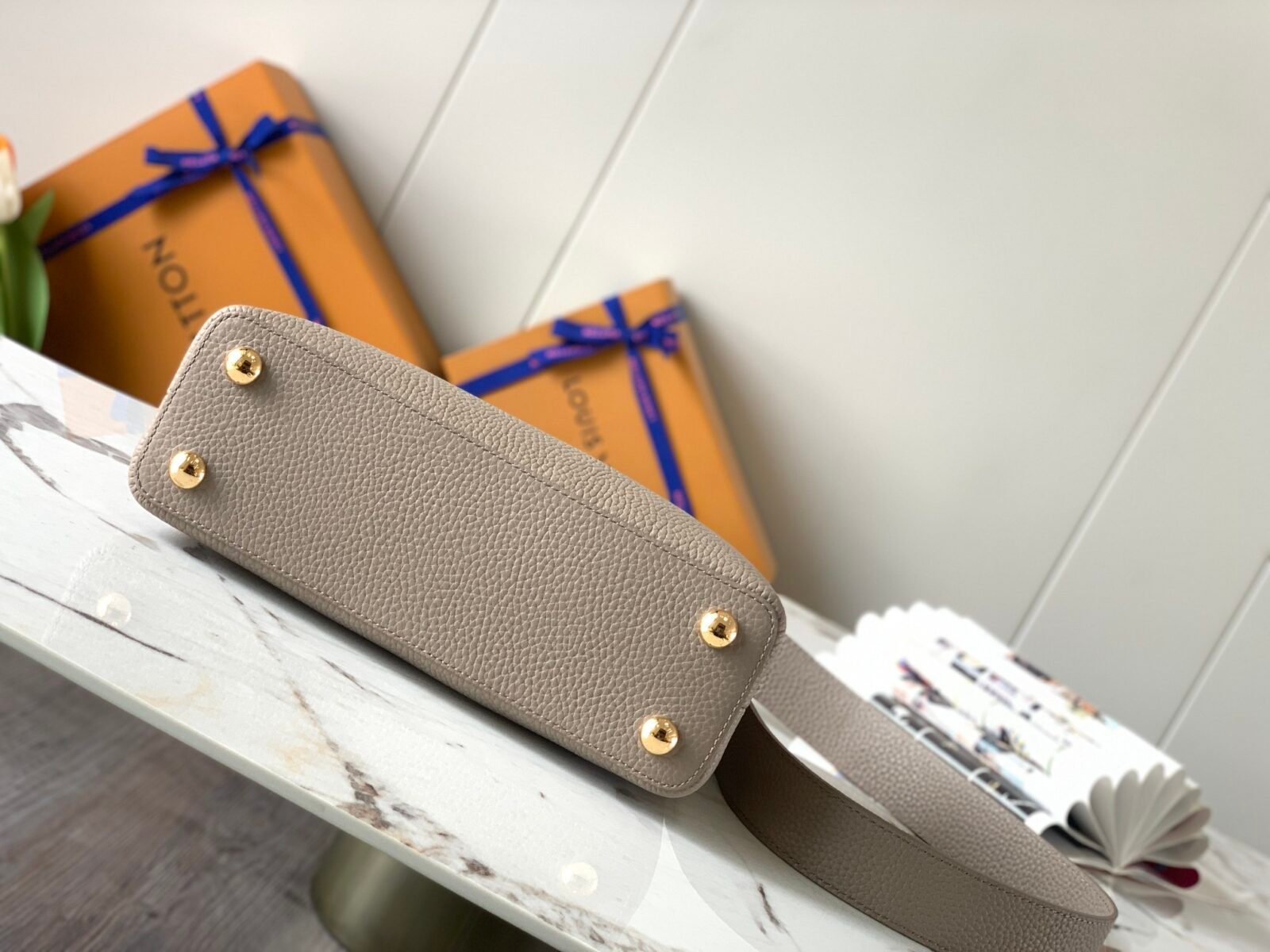Louis Vuitton Capucines BB 27cm Handle Bag Elephant Grey Taurillon Leather with Exotic Python Details 5