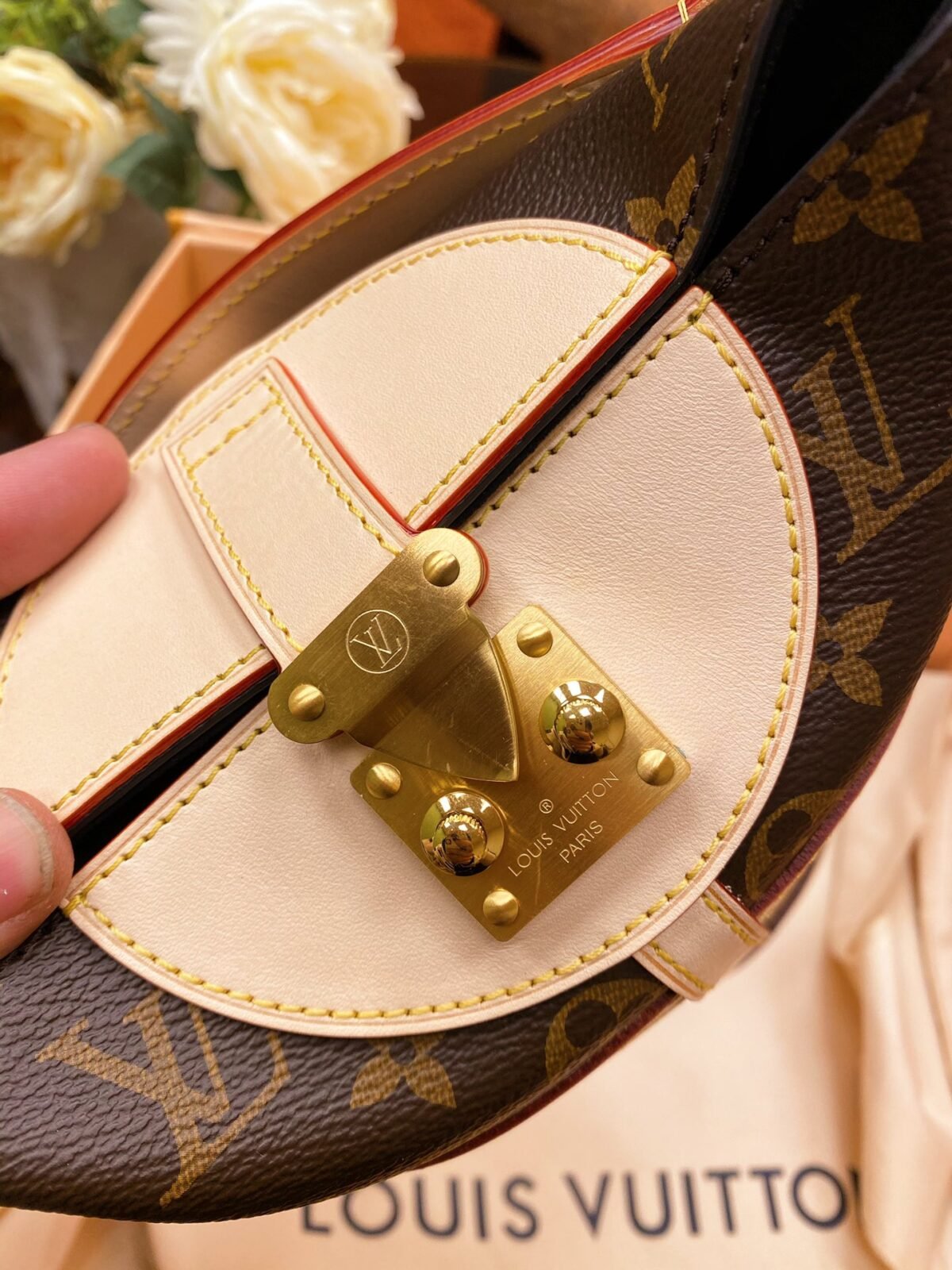 Louis Vuitton Duffle Bag 22x23x14cm Classic Monogram Canvas Bucket Bag 6