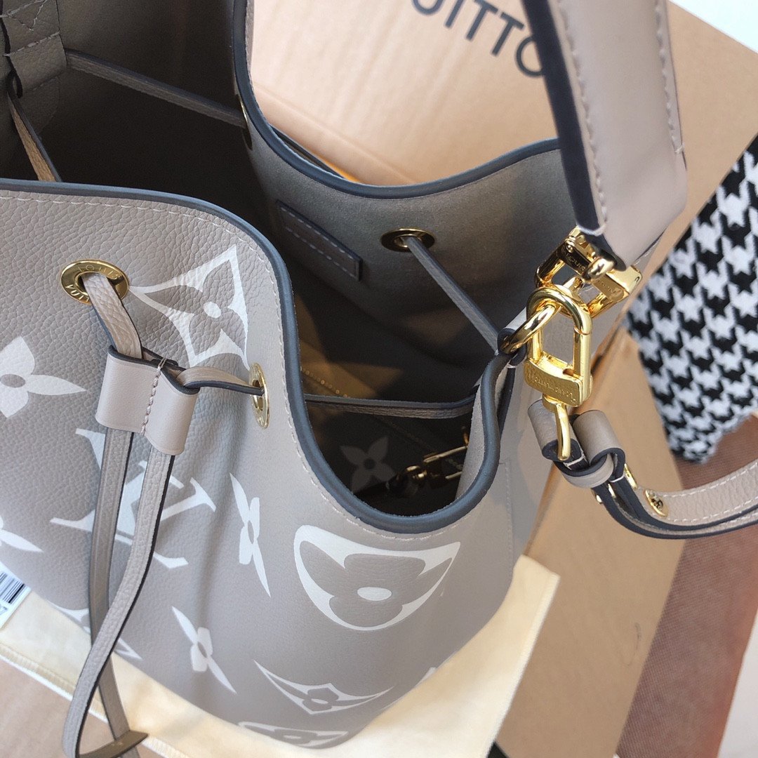 Louis Vuitton NéoNoé Bucket Bag 26cm Dove Grey Giant Monogram 7
