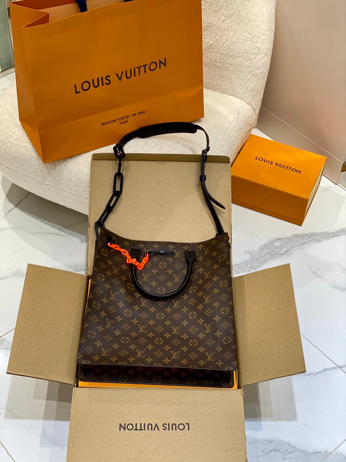Louis Vuitton Sac Plat Messenger Tote Bag 36cm Virgil Abloh Monogram Canvas with Neon Chain 7