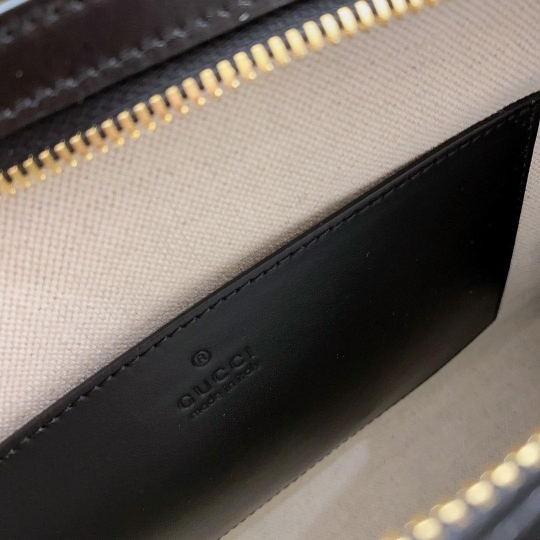 Gucci GG Matelassé Leather Clutch Pouch 26cm Black 8