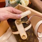 Louis Vuitton Duffle Bag 22x23x14cm Classic Monogram Canvas Bucket Bag 8