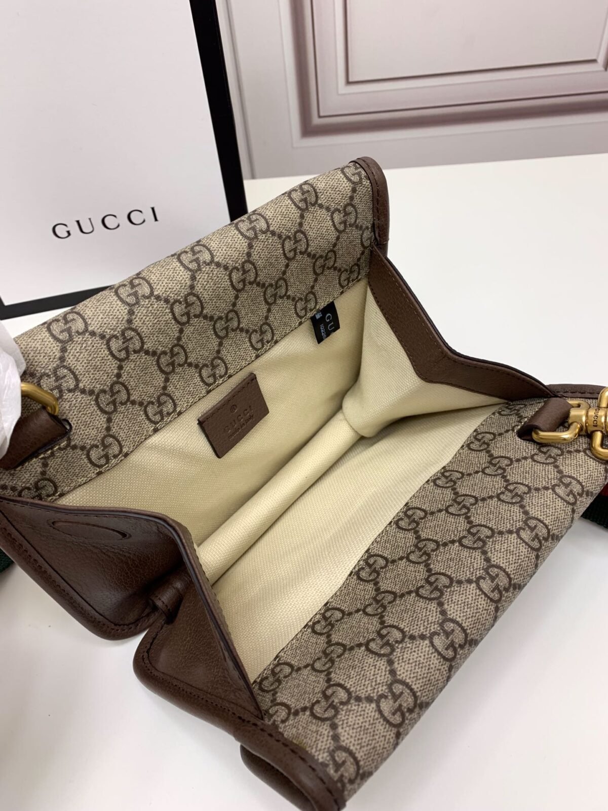 Gucci Neo Vintage GG Supreme Mini Messenger Bag 20cm Unisex Crossbody with Tiger Head Detail 8