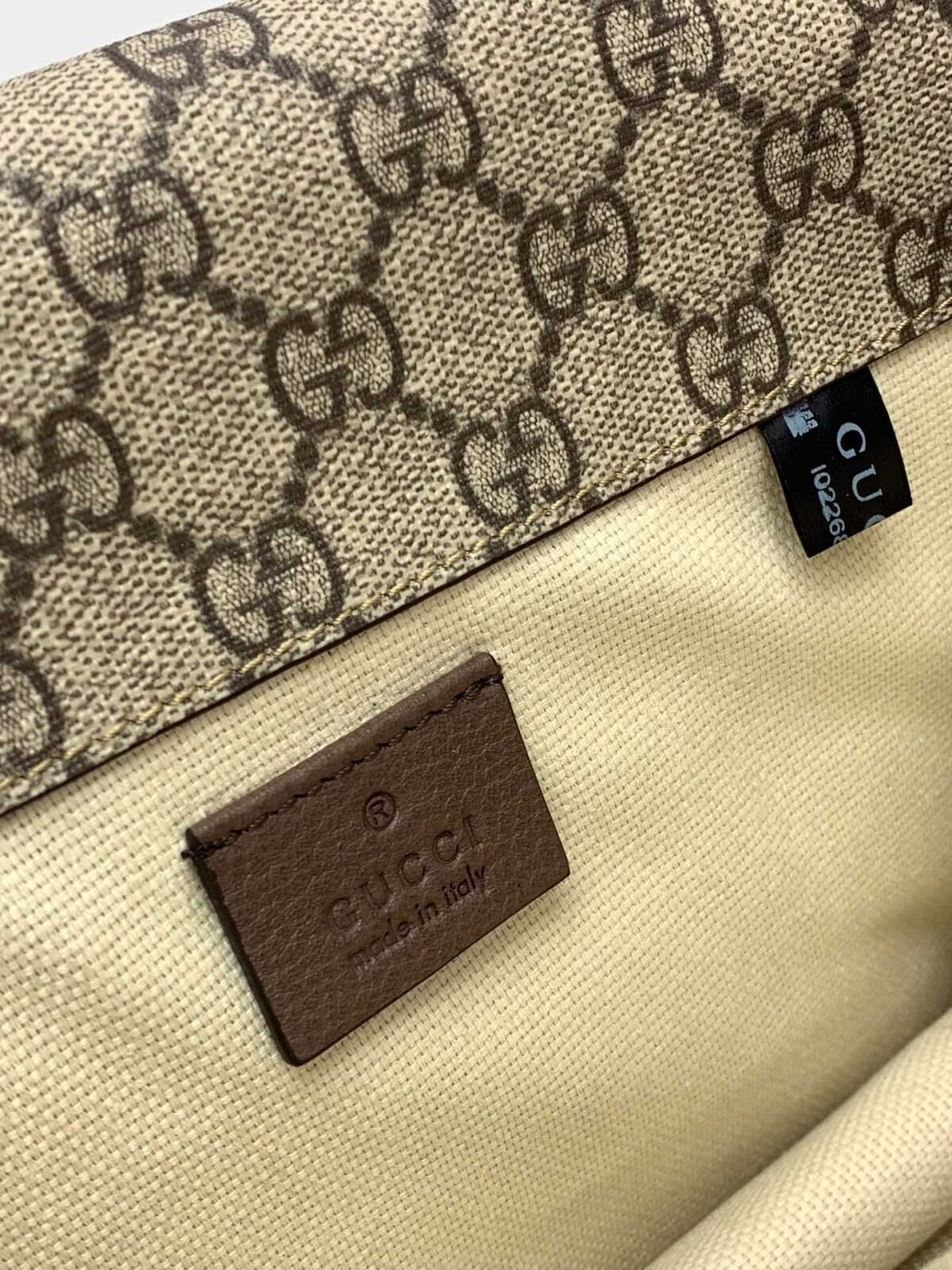 Gucci Neo Vintage GG Supreme Mini Messenger Bag 20cm Unisex Crossbody with Tiger Head Detail 9