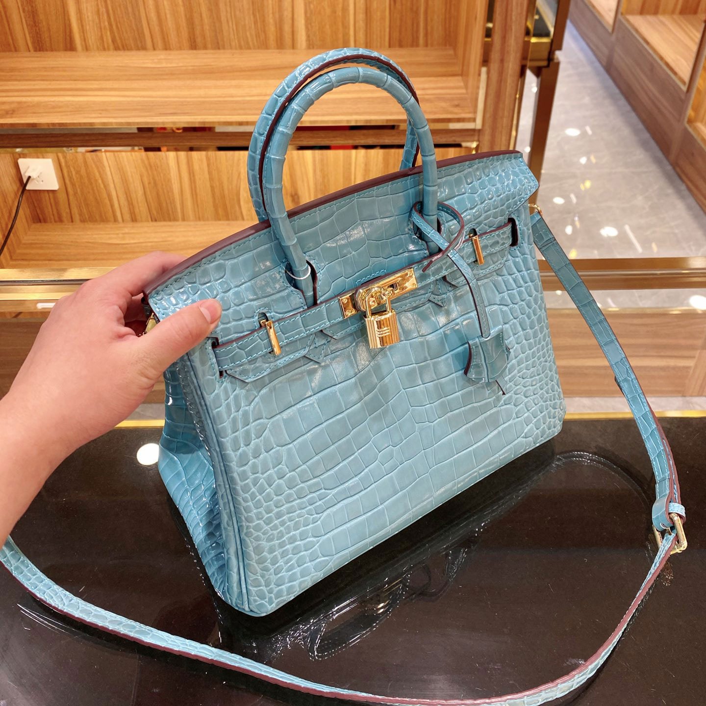 Hermès Queen Birkin Style Crocodile-Embossed Genuine Leather Handbag 30cm with Detachable Shoulder Strap Image