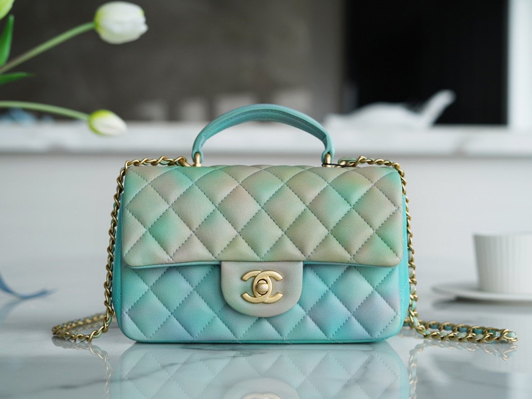 Chanel 22P “King of Bags” Iridescent Gradient Mini CF Top Handle Bag Summer Edition 20cm Shoulder Bag 1
