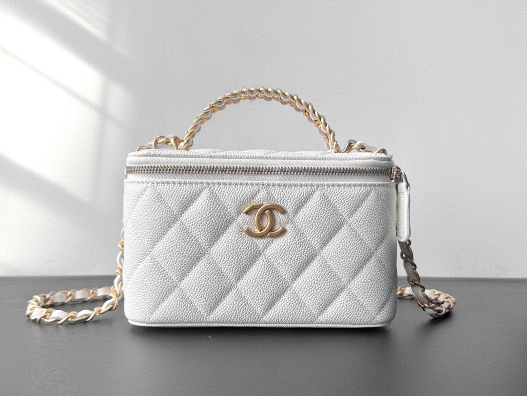 Chanel Signature Letter Handle Vanity Case 17cm Upgraded Caviar Leather Edition 11