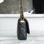 CHANEL 23k Autumn/Winter Collection Wide Strap Quilted Flap Bag 20.5cm 4 Colors 13