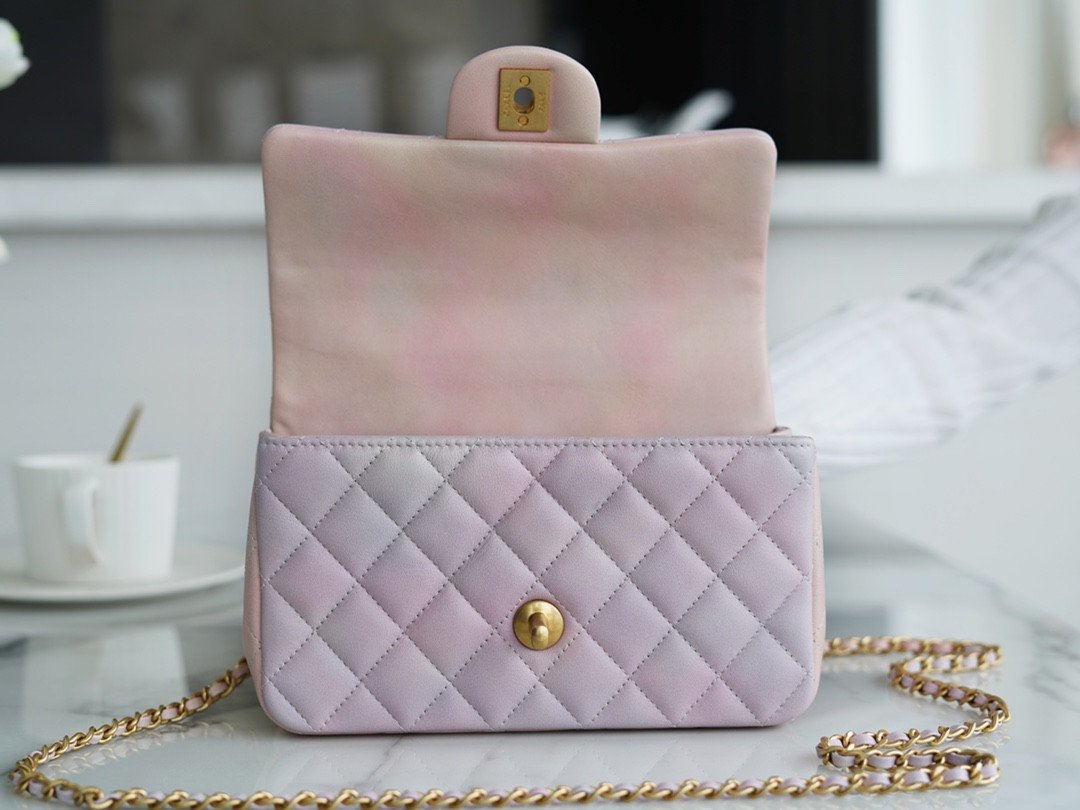 Chanel 22P “King of Bags” Iridescent Gradient Mini CF Top Handle Bag Summer Edition 20cm Shoulder Bag 14