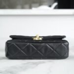 CHANEL 23k Autumn/Winter Collection Wide Strap Quilted Flap Bag 20.5cm 4 Colors 15