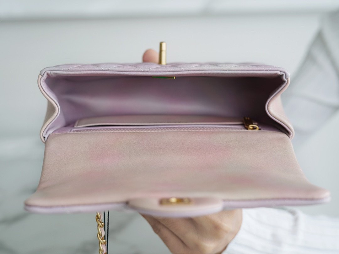 Chanel 22P “King of Bags” Iridescent Gradient Mini CF Top Handle Bag Summer Edition 20cm Shoulder Bag 16