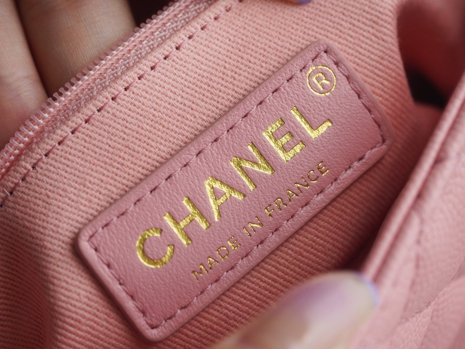 CHANEL Coco Handle Small Flap Bag 24cm in Grained Calfskin Elegant Top Handle Crossbody with Gold-Tone Hardware 18