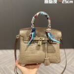 Hermès 25cm Birkin-Style Exotic Crocodile Embossed Leather Handbag Luxury Celebrity Edition 5 Colors 18