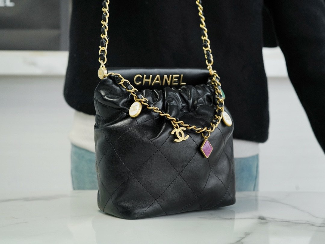 Chanel 23P Mini 22 Bag 17x16x7cm Black Quilted Lambskin with Candy Charms Luxury Crossbody Pouch 2