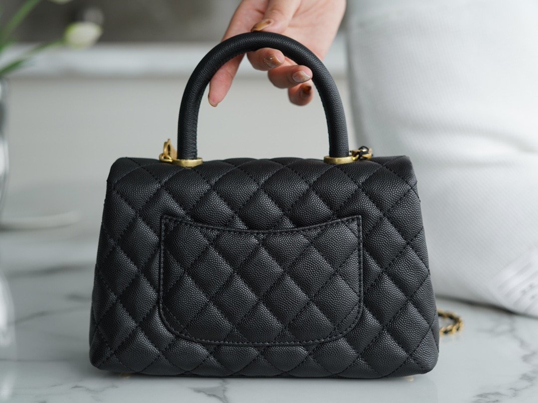 CHANEL Coco Handle Small Flap Bag 24cm in Grained Calfskin Elegant Top Handle Crossbody with Gold-Tone Hardware 4