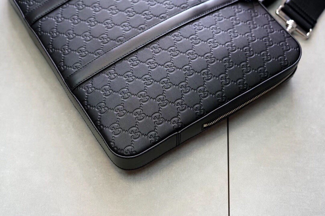 Gucci Signature Black Leather Slim Briefcase Men’s Embossed Calfskin Business Laptop Bag with Palladium-Toned Hardware 4