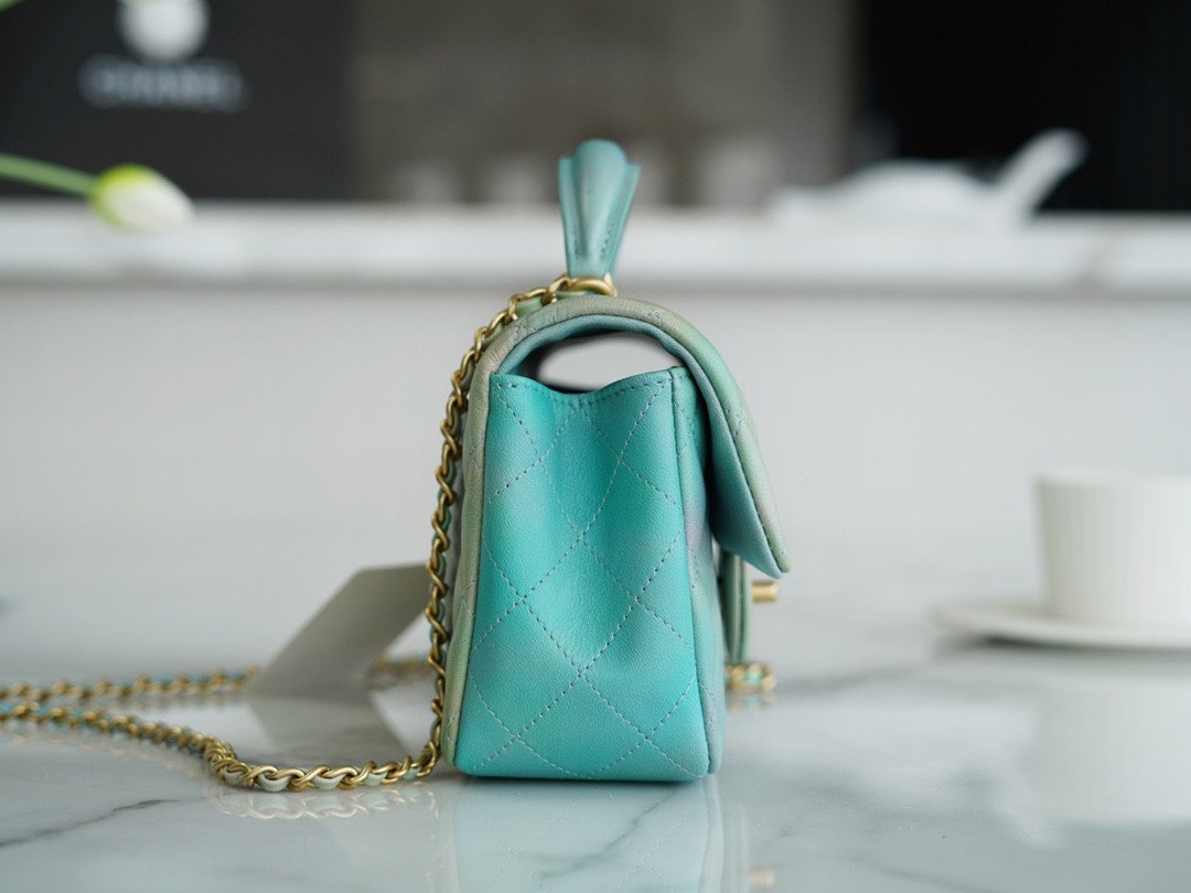 Chanel 22P “King of Bags” Iridescent Gradient Mini CF Top Handle Bag Summer Edition 20cm Shoulder Bag 4