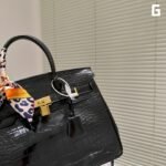 Hermès Birkin 30cm Handbag Premium Exotic Leather 3 Colors Black/Red/Brown 5