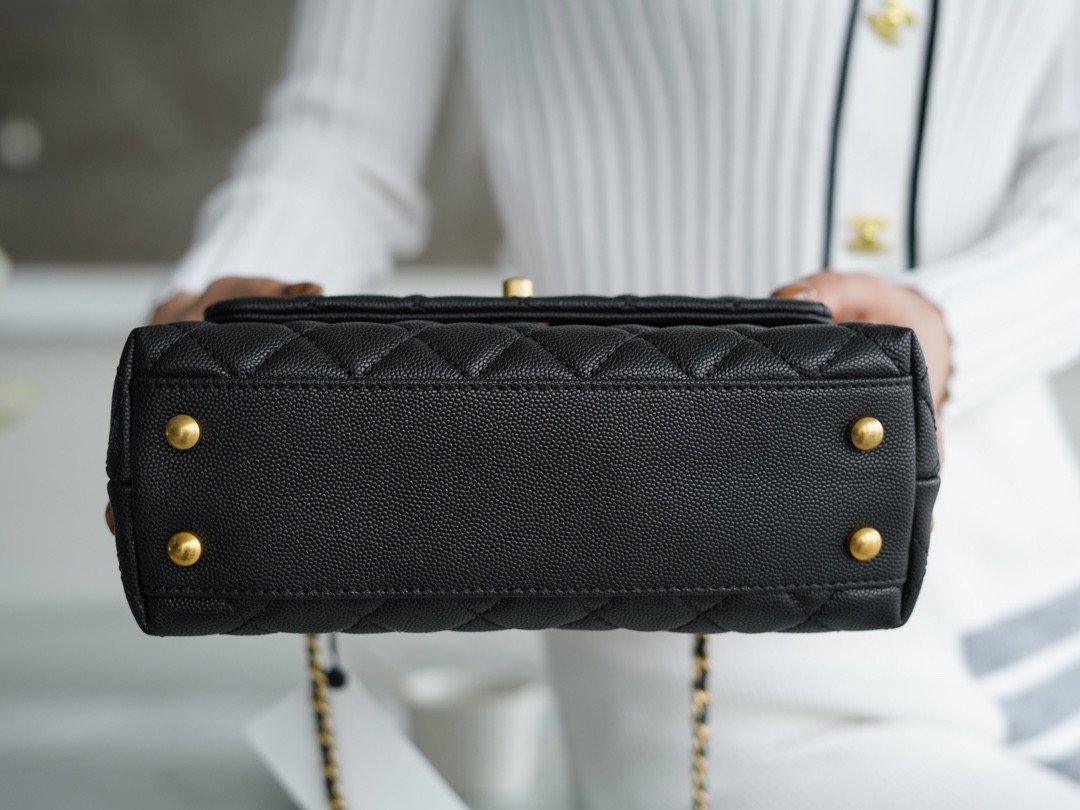 CHANEL Coco Handle Small Flap Bag 24cm in Grained Calfskin Elegant Top Handle Crossbody with Gold-Tone Hardware 5
