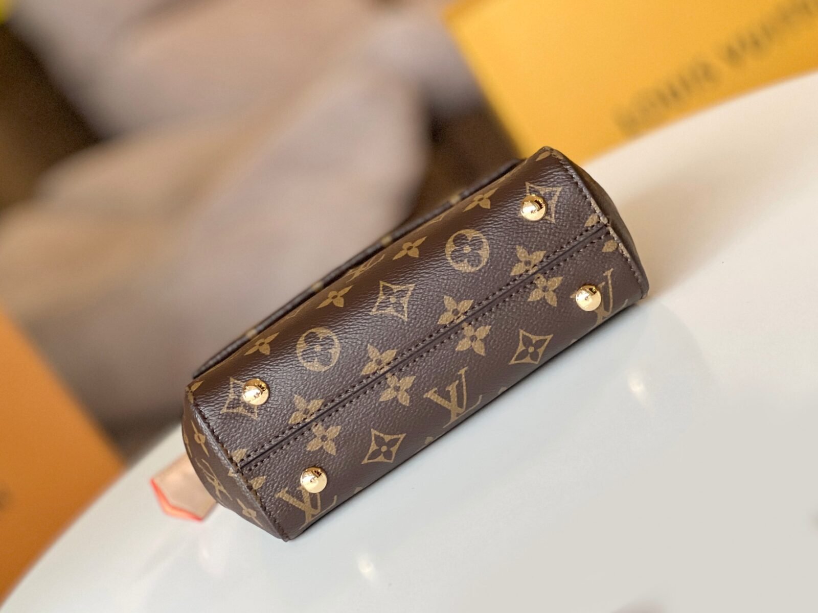 Louis Vuitton Cluny Mini Monogram Handbag 20cm The Perfect Intersection of Structured Elegance and Modern Street Style 5