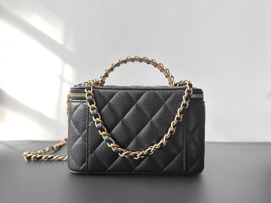Chanel Signature Letter Handle Vanity Case 17cm Upgraded Caviar Leather Edition 6