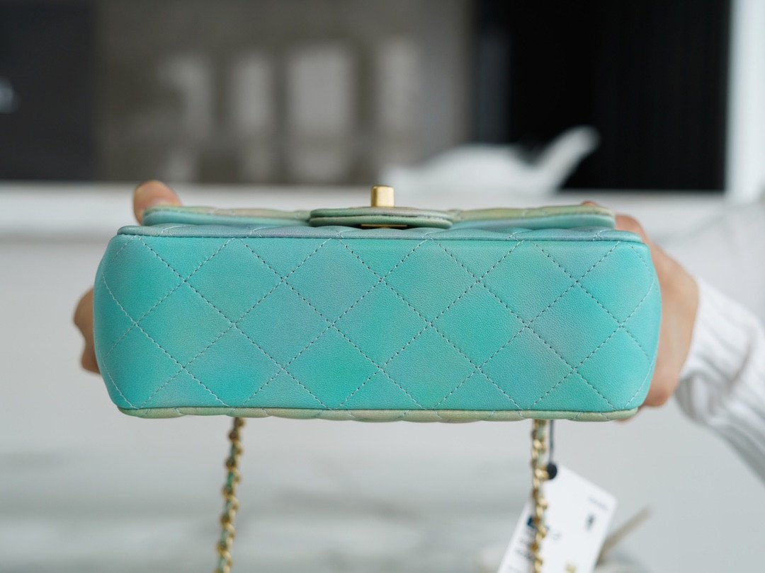 Chanel 22P “King of Bags” Iridescent Gradient Mini CF Top Handle Bag Summer Edition 20cm Shoulder Bag 6