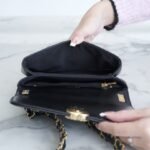CHANEL 23K Autumn/Winter Collection The Wide Strap Crinkled Calfskin Flap Bag 18cm 6