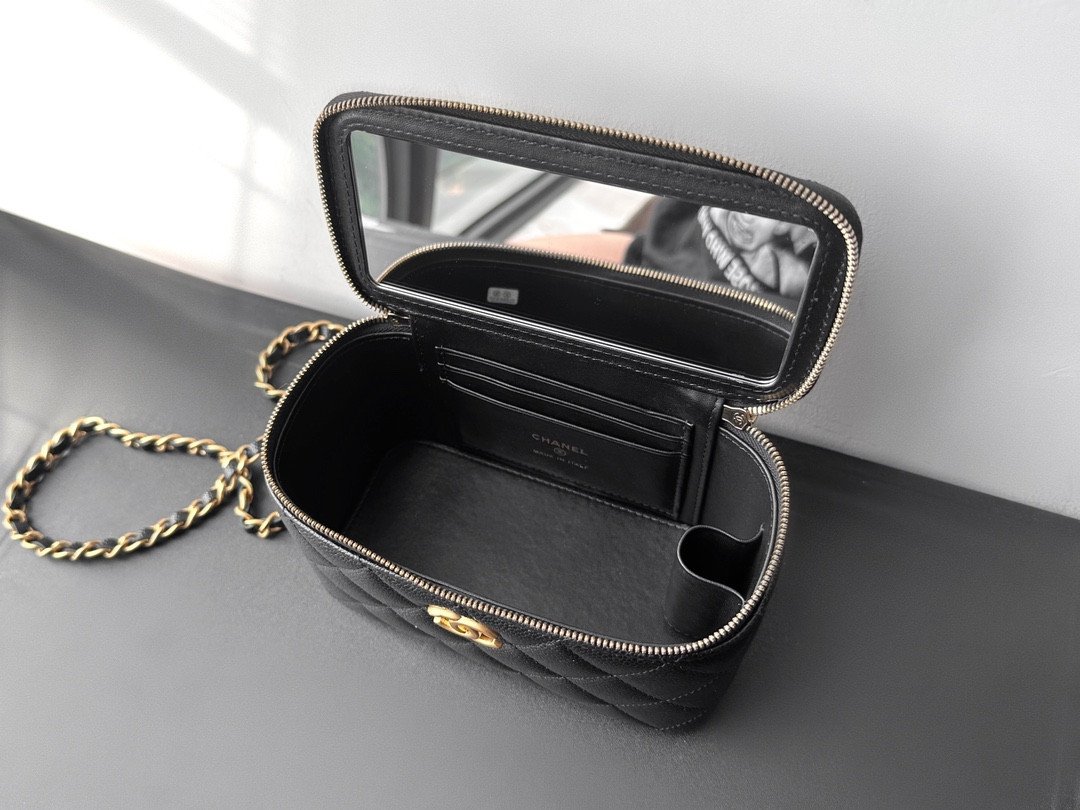 Chanel Signature Letter Handle Vanity Case 17cm Upgraded Caviar Leather Edition 7